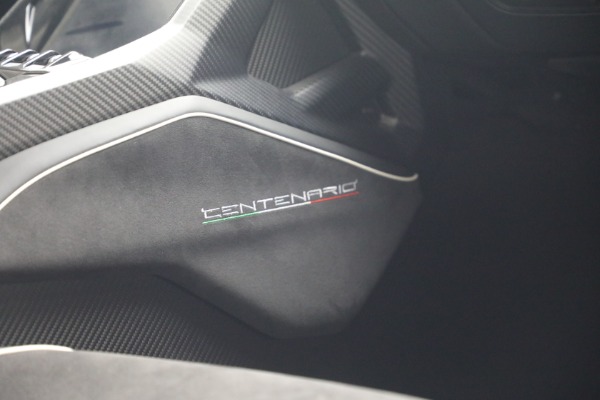 Used 2017 Lamborghini Centenario Roadster for sale $3,995,000 at Maserati of Greenwich in Greenwich CT 06830 21