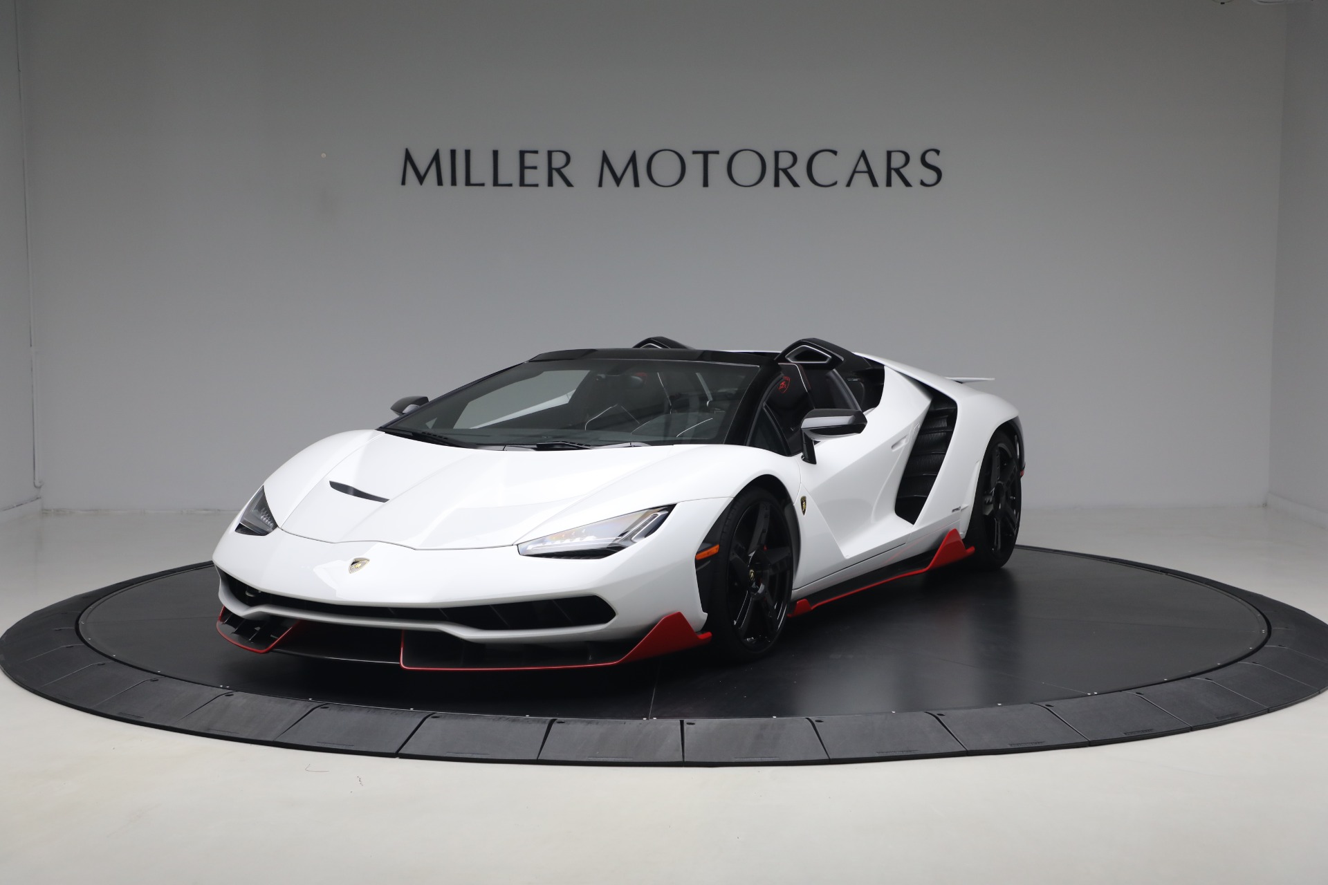 Used 2017 Lamborghini Centenario Roadster for sale $3,995,000 at Maserati of Greenwich in Greenwich CT 06830 1