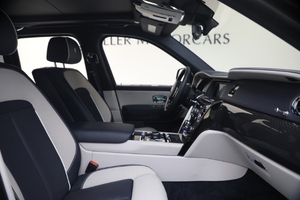 Used 2022 Rolls-Royce Black Badge Cullinan for sale $299,900 at Maserati of Greenwich in Greenwich CT 06830 19