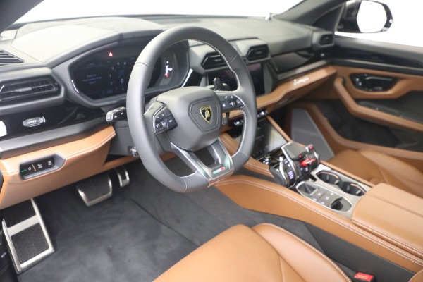 Used 2025 Lamborghini Urus SE for sale $305,900 at Maserati of Greenwich in Greenwich CT 06830 15