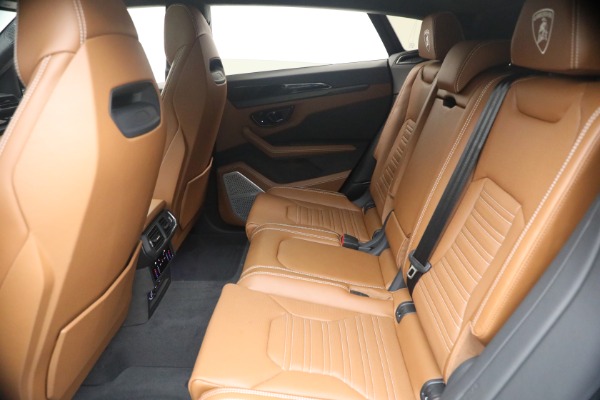 Used 2025 Lamborghini Urus SE for sale $305,900 at Maserati of Greenwich in Greenwich CT 06830 16