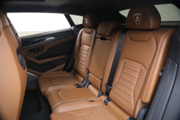 Used 2025 Lamborghini Urus SE for sale $305,900 at Maserati of Greenwich in Greenwich CT 06830 17