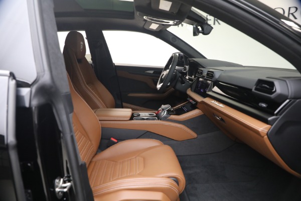 Used 2025 Lamborghini Urus SE for sale $305,900 at Maserati of Greenwich in Greenwich CT 06830 19