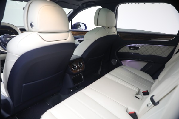 Used 2022 Bentley Bentayga V8 for sale $129,900 at Maserati of Greenwich in Greenwich CT 06830 20