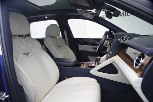 Used 2022 Bentley Bentayga V8 for sale $129,900 at Maserati of Greenwich in Greenwich CT 06830 23