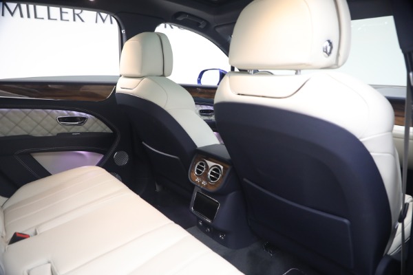 Used 2022 Bentley Bentayga V8 for sale $129,900 at Maserati of Greenwich in Greenwich CT 06830 25