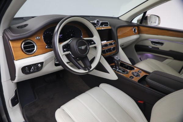 Used 2021 Bentley Bentayga V8 for sale $119,900 at Maserati of Greenwich in Greenwich CT 06830 18