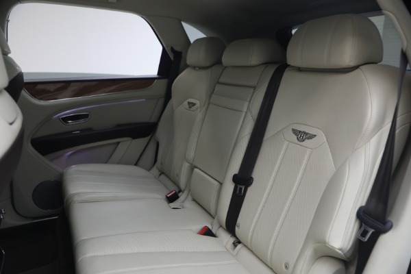 Used 2021 Bentley Bentayga V8 for sale $119,900 at Maserati of Greenwich in Greenwich CT 06830 23