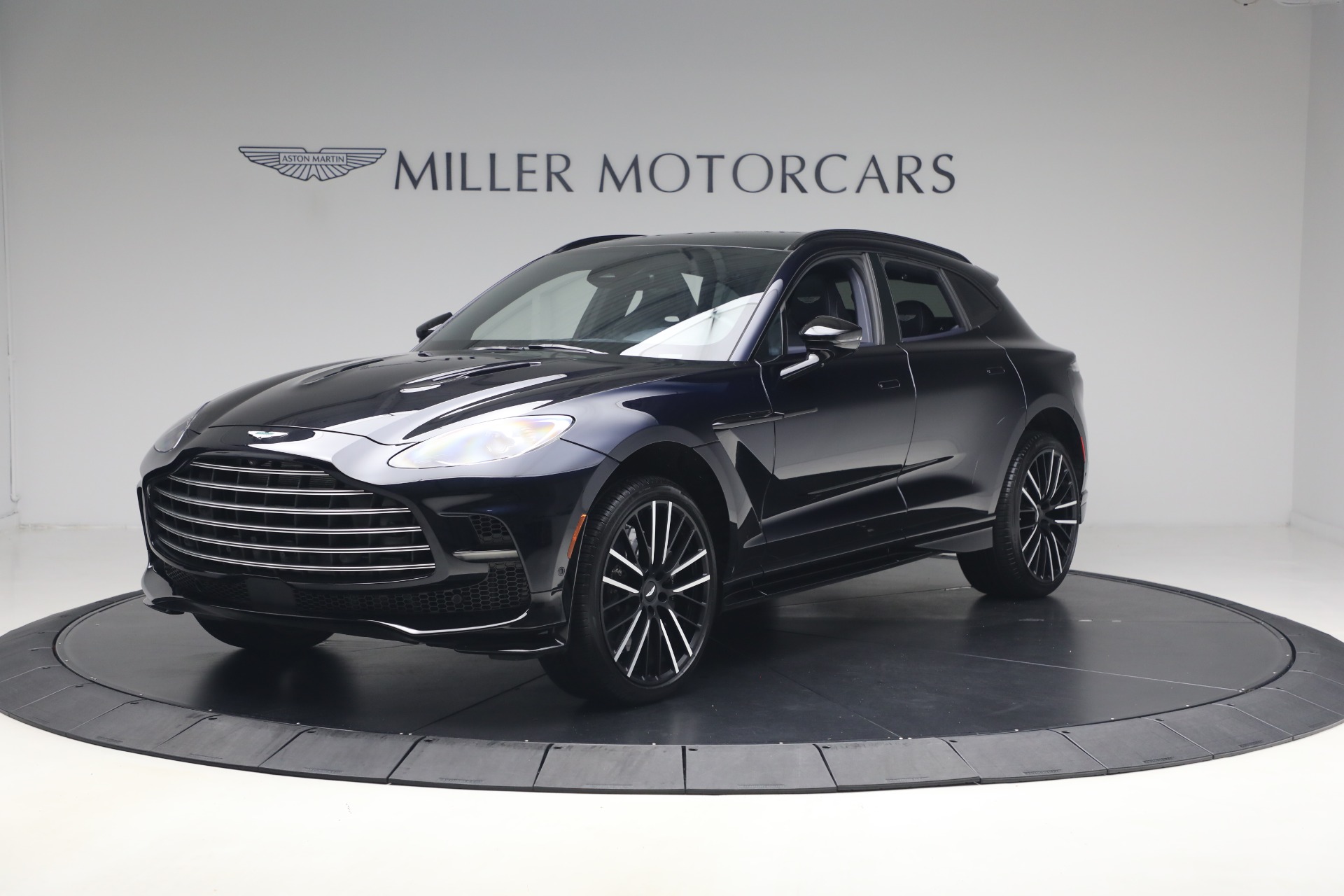 Used 2025 Aston Martin DBX 707 for sale $206,900 at Maserati of Greenwich in Greenwich CT 06830 1