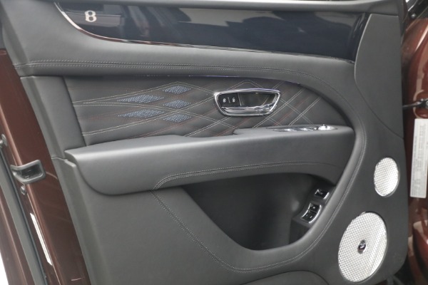 Used 2024 Bentley Bentayga EWB Mulliner V8 for sale $224,900 at Maserati of Greenwich in Greenwich CT 06830 18