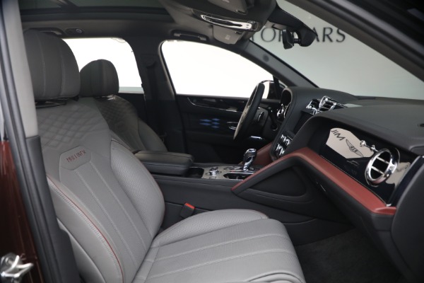 Used 2024 Bentley Bentayga EWB Mulliner V8 for sale $224,900 at Maserati of Greenwich in Greenwich CT 06830 27