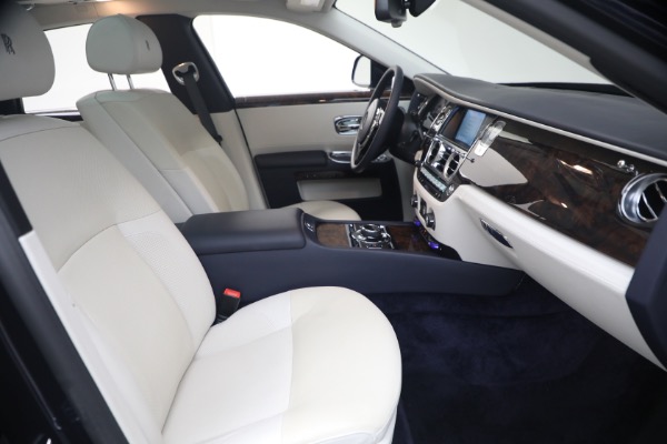 Used 2014 Rolls-Royce Ghost for sale $139,900 at Maserati of Greenwich in Greenwich CT 06830 28