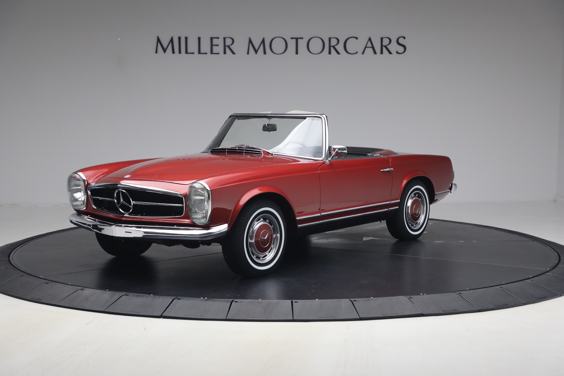 Used 1968 Mercedes-Benz 280SL for sale $229,900 at Maserati of Greenwich in Greenwich CT 06830 1