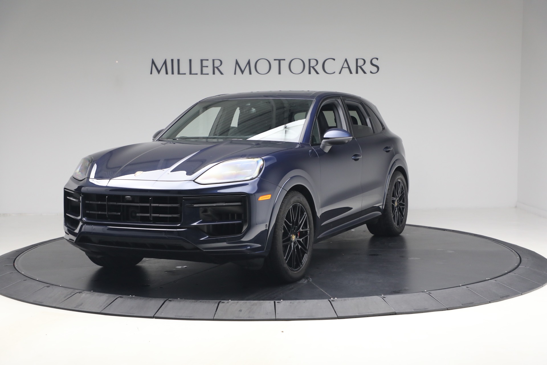 Used 2024 Porsche Cayenne S for sale $79,900 at Maserati of Greenwich in Greenwich CT 06830 1