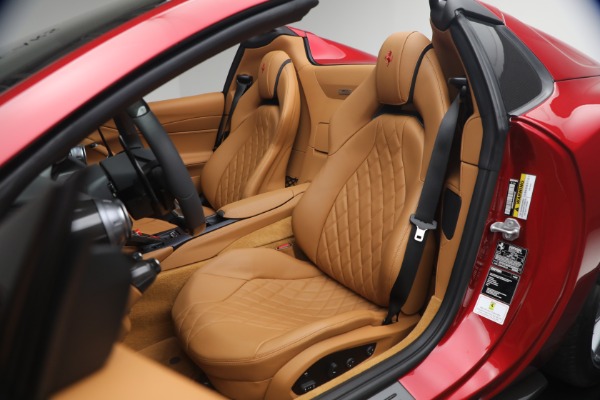 Used 2023 Ferrari 812 GTS for sale $949,900 at Maserati of Greenwich in Greenwich CT 06830 15