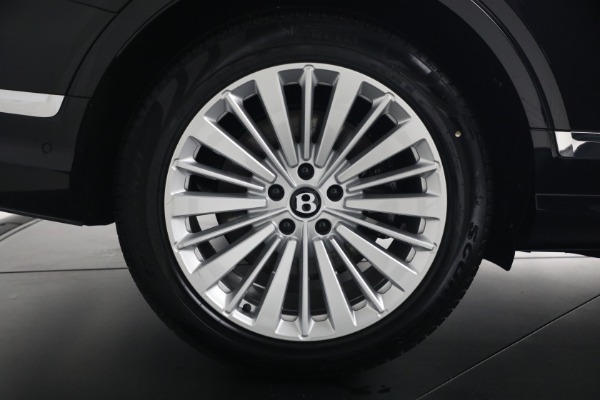 New 2026 Bentley Bentayga V8 for sale $244,330 at Maserati of Greenwich in Greenwich CT 06830 16