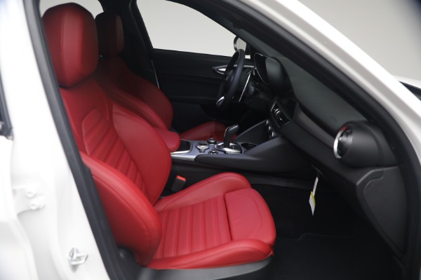 New 2026 Alfa Romeo Giulia Veloce for sale $55,870 at Maserati of Greenwich in Greenwich CT 06830 15