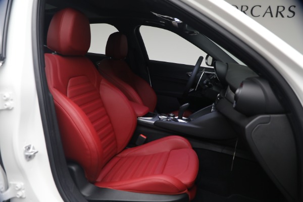New 2026 Alfa Romeo Giulia Veloce for sale $55,870 at Maserati of Greenwich in Greenwich CT 06830 17