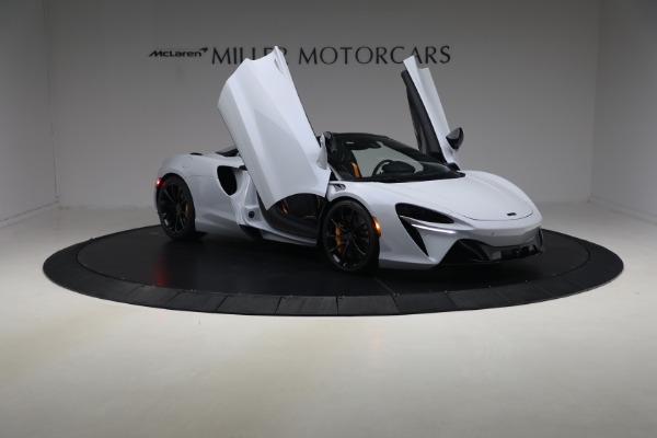 New 2026 McLaren Artura Spider Vision for sale $337,400 at Maserati of Greenwich in Greenwich CT 06830 19