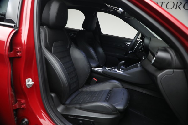 Used 2023 Alfa Romeo Giulia Veloce for sale $33,900 at Maserati of Greenwich in Greenwich CT 06830 16