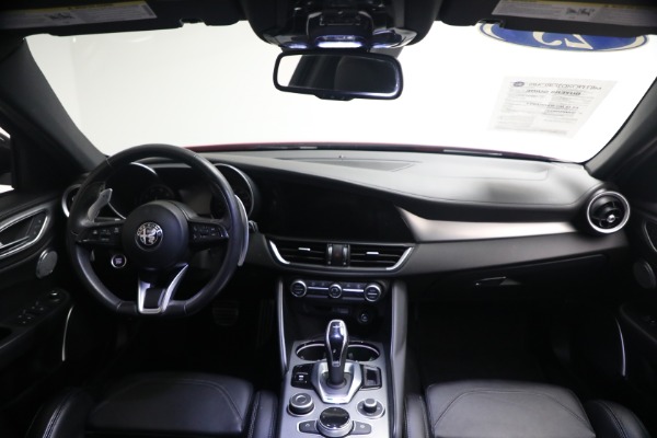 Used 2023 Alfa Romeo Giulia Veloce for sale $33,900 at Maserati of Greenwich in Greenwich CT 06830 21