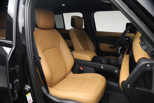 Used 2024 Land Rover Defender 110 V8 P525 for sale $84,900 at Maserati of Greenwich in Greenwich CT 06830 17