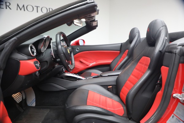 Used 2017 Ferrari California T for sale $163,900 at Maserati of Greenwich in Greenwich CT 06830 13