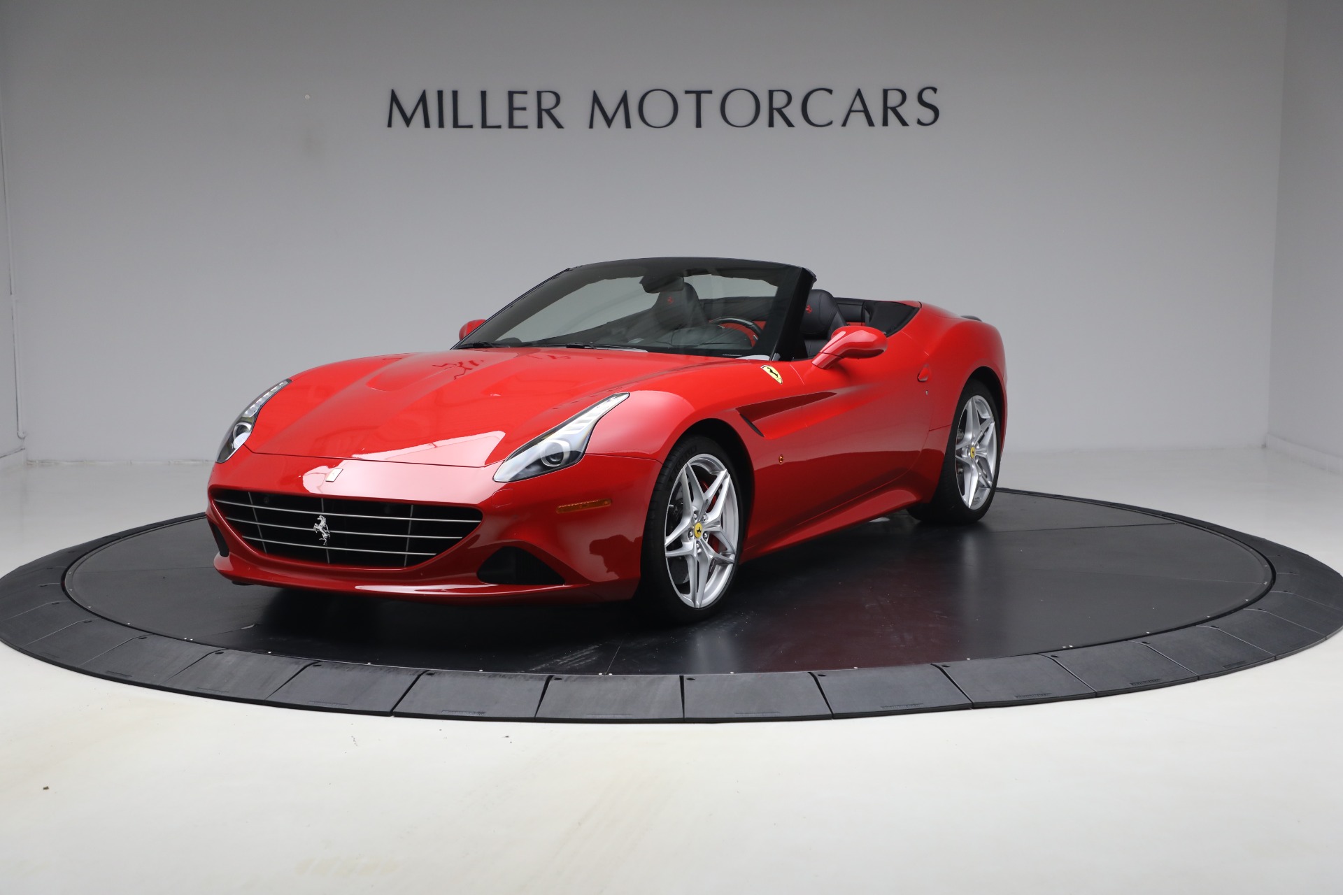 Used 2017 Ferrari California T for sale $163,900 at Maserati of Greenwich in Greenwich CT 06830 1