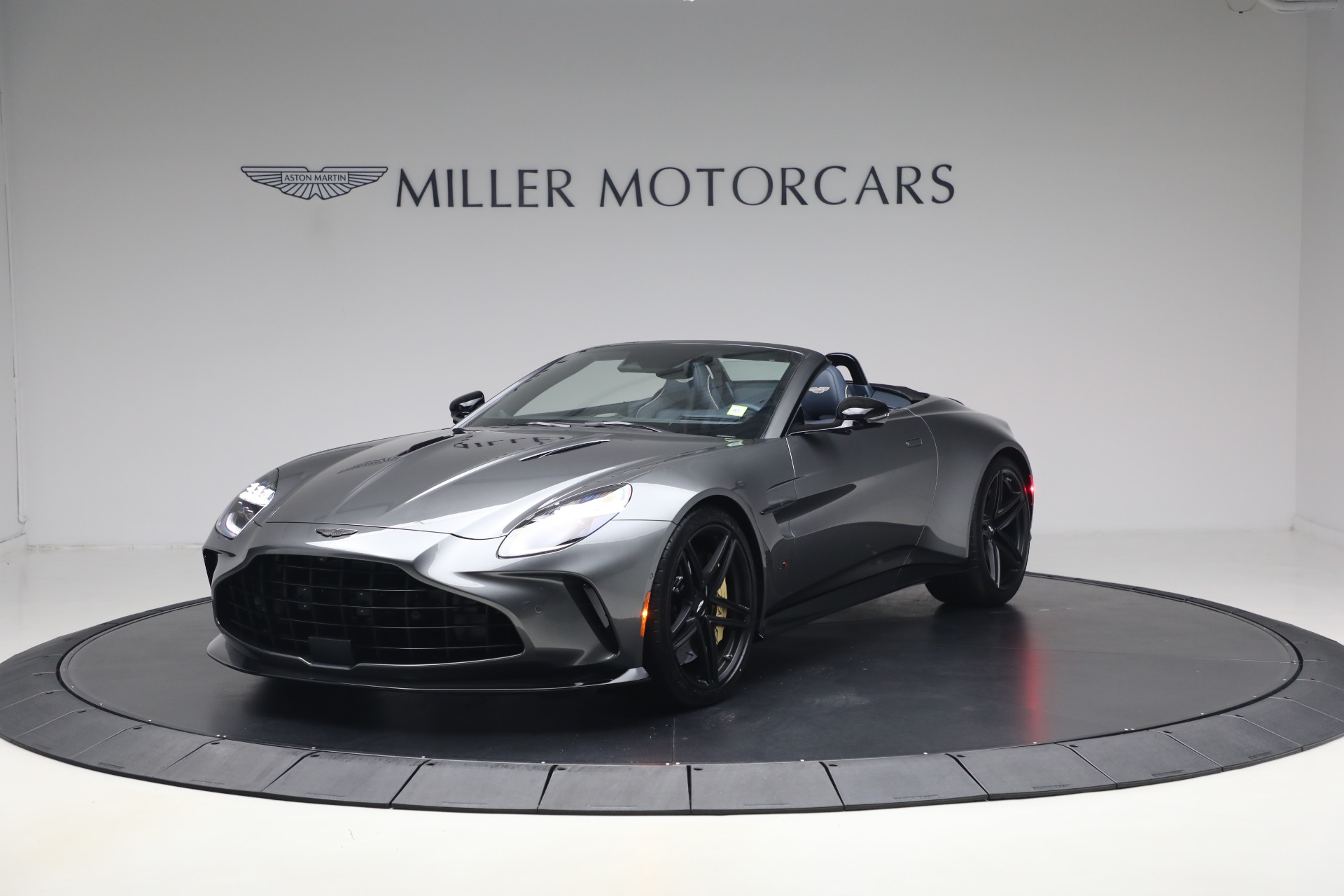 New 2026 Aston Martin Vantage S Roadster for sale $295,000 at Maserati of Greenwich in Greenwich CT 06830 1