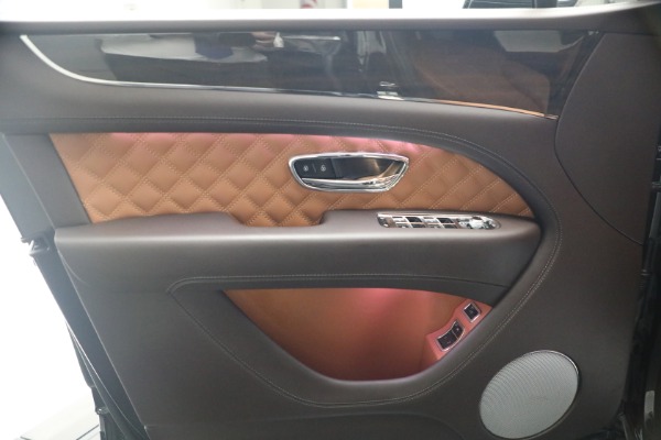 Used 2021 Bentley Bentayga Speed for sale $139,900 at Maserati of Greenwich in Greenwich CT 06830 18