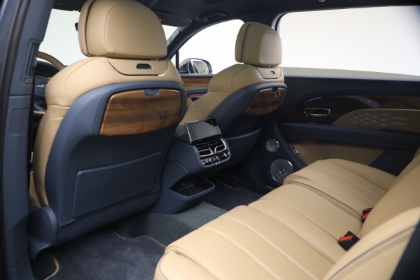 Used 2026 Bentley Bentayga EWB Azure V8 for sale $279,900 at Maserati of Greenwich in Greenwich CT 06830 22