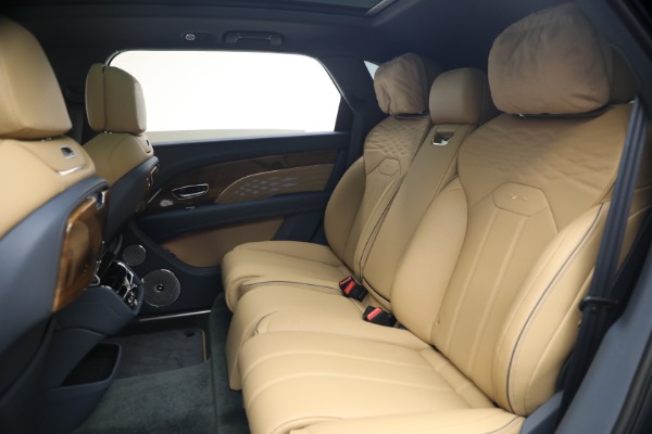 Used 2026 Bentley Bentayga EWB Azure V8 for sale $279,900 at Maserati of Greenwich in Greenwich CT 06830 24