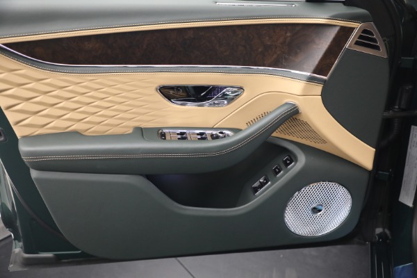 New 2027 Bentley Flying Spur Azure for sale $363,300 at Maserati of Greenwich in Greenwich CT 06830 17