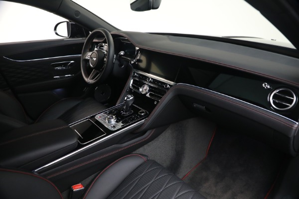 Used 2022 Bentley Flying Spur Hybrid for sale $149,900 at Maserati of Greenwich in Greenwich CT 06830 26