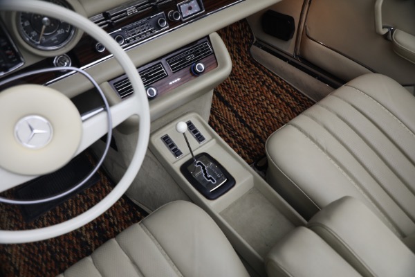 Used 1971 Mercedes-Benz 280SE 3.5 Cabriolet for sale $475,000 at Maserati of Greenwich in Greenwich CT 06830 25