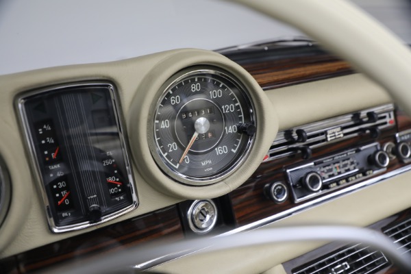 Used 1971 Mercedes-Benz 280SE 3.5 Cabriolet for sale $475,000 at Maserati of Greenwich in Greenwich CT 06830 26