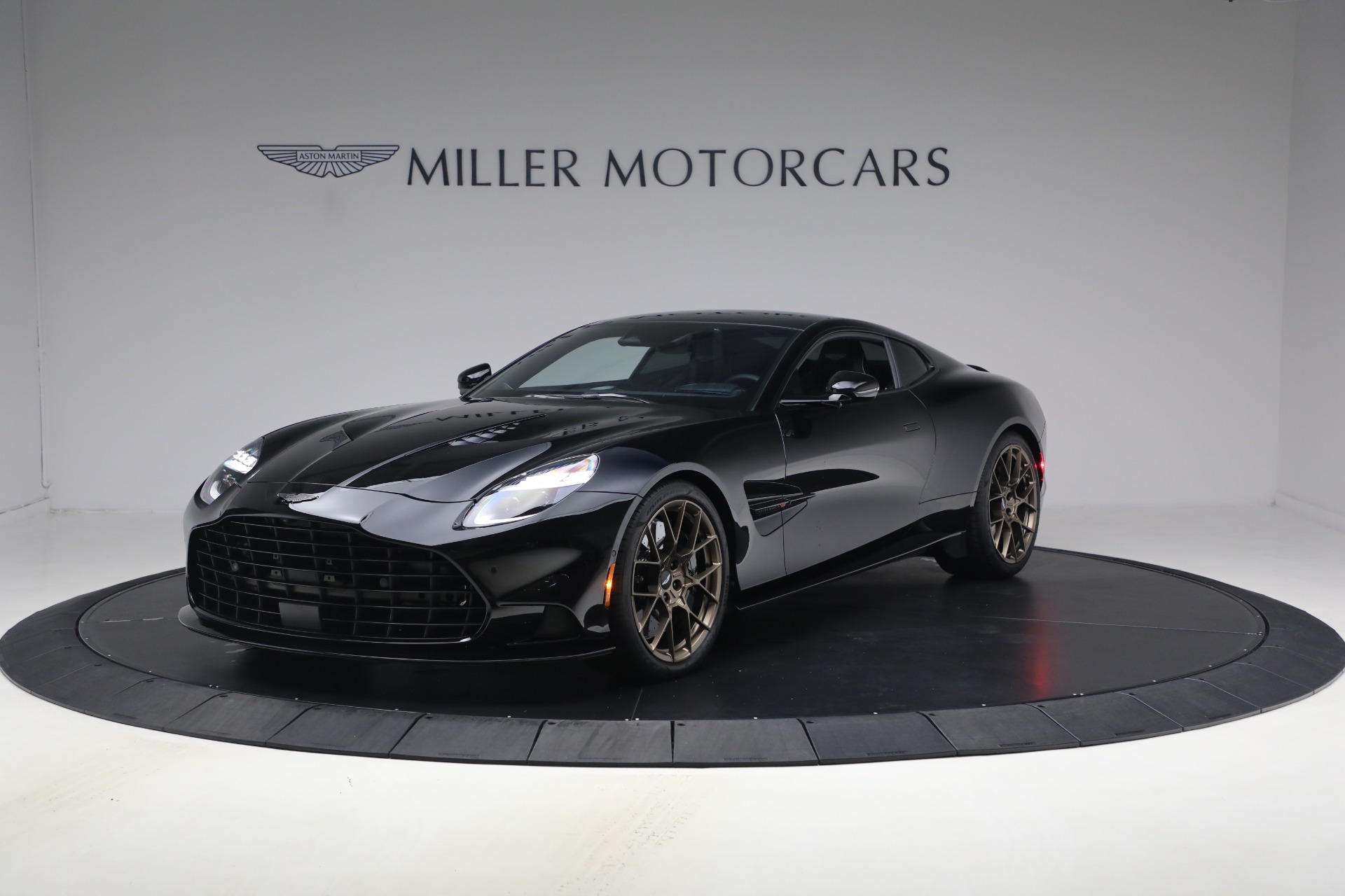 Used 2025 Aston Martin Vanquish for sale $415,900 at Maserati of Greenwich in Greenwich CT 06830 1
