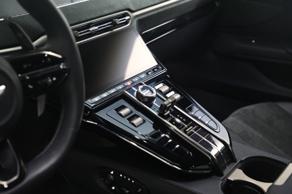 Used 2025 Aston Martin Vantage for sale $187,900 at Maserati of Greenwich in Greenwich CT 06830 21
