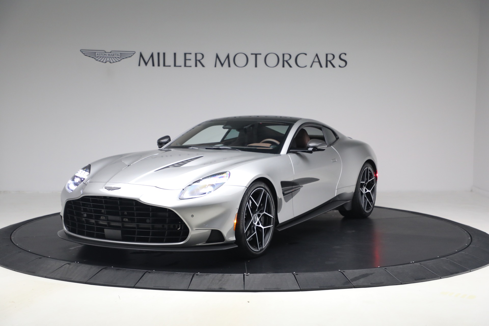 Used 2025 Aston Martin Vanquish for sale $429,900 at Maserati of Greenwich in Greenwich CT 06830 1