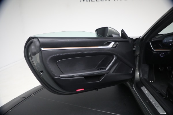 Used 2020 Porsche 911 Carrera 4S for sale $144,900 at Maserati of Greenwich in Greenwich CT 06830 27