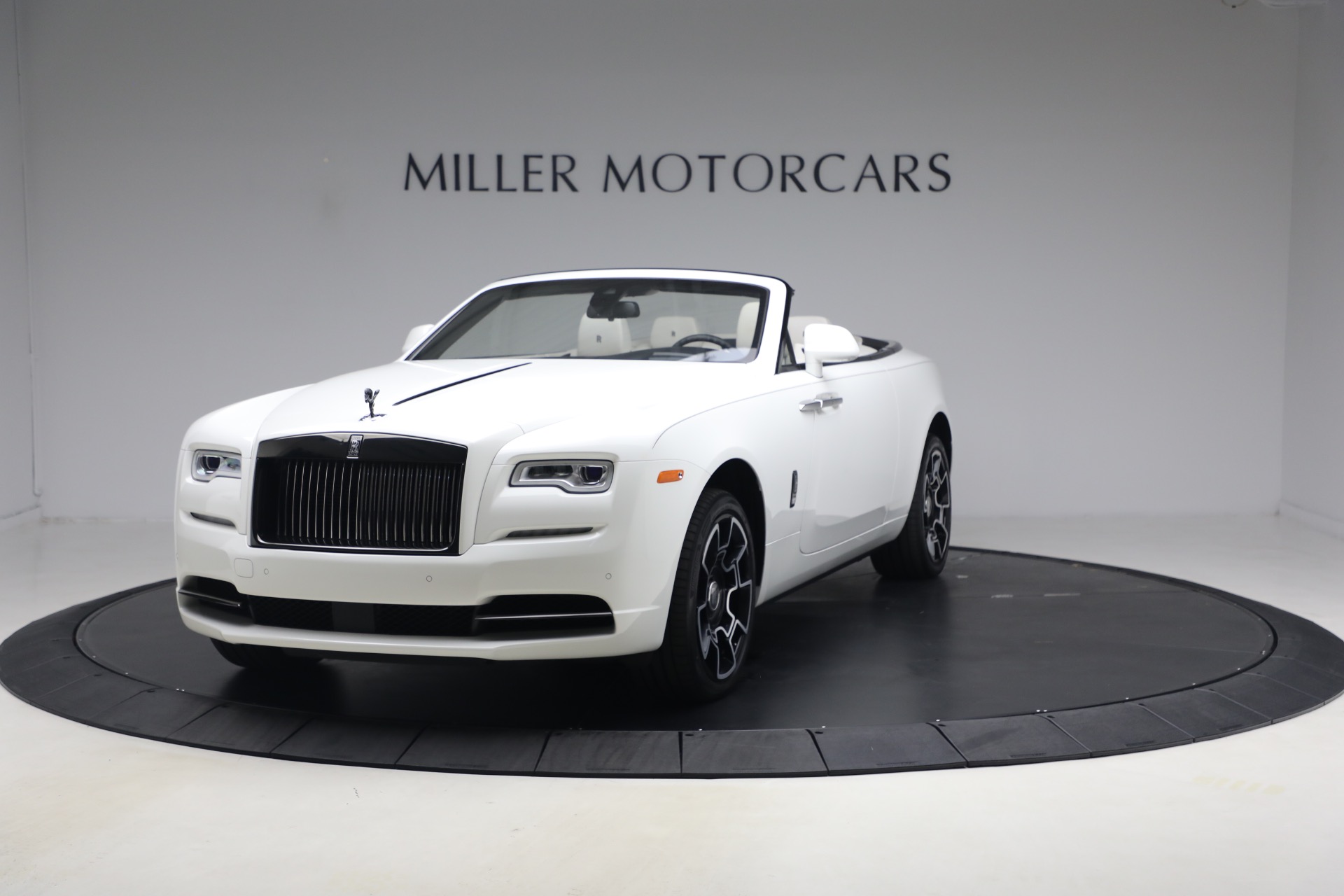Used 2019 Rolls-Royce Black Badge Dawn for sale $299,900 at Maserati of Greenwich in Greenwich CT 06830 1